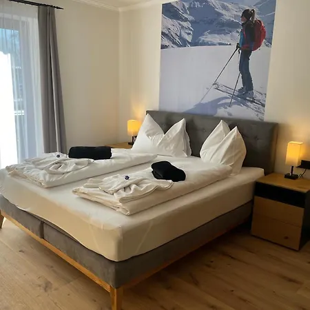 Bergblick باد جاستاين